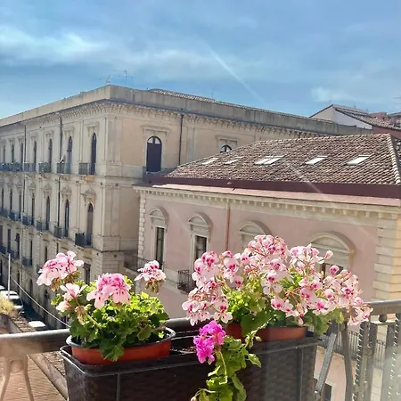 Oriental Palace فندق مبيت وإفطار كاتانيا