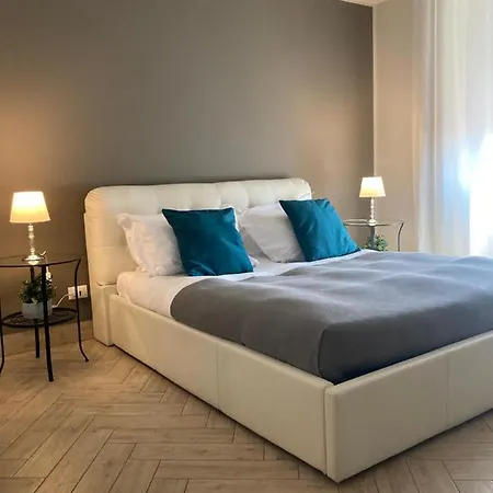 Oda ve Kahvaltı Oriental Palace Katanya