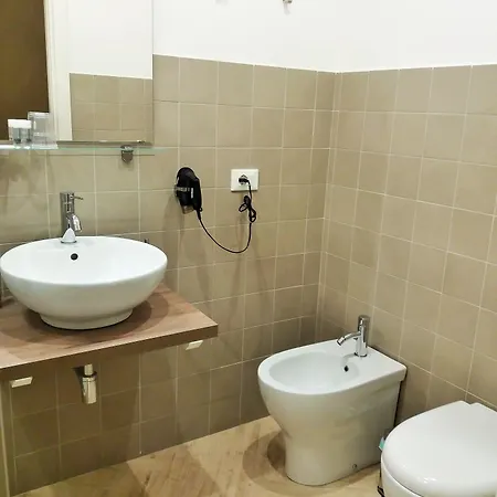 Oriental Palace Oda ve Kahvaltı 4*