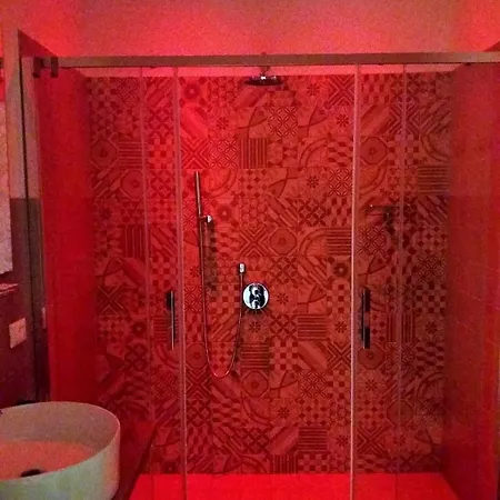 Oriental Palace Oda ve Kahvaltı 4*