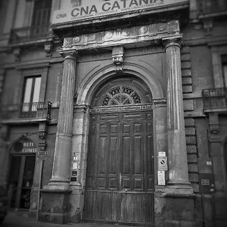 Oda ve Kahvaltı Oriental Palace Katanya