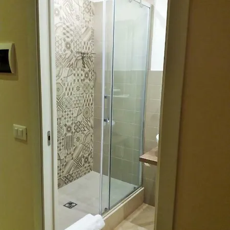 Oriental Palace Oda ve Kahvaltı 4*